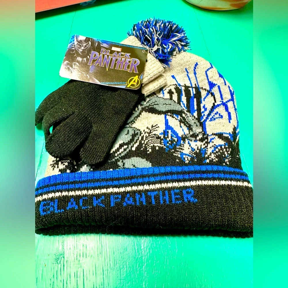 Black Panther, winter hat and gloves